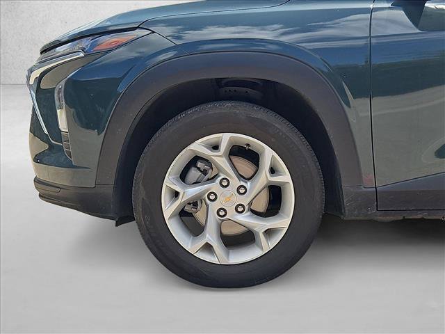 Used 2025 Chevrolet Trax LS w/ LS Convenience Package FWD image 22