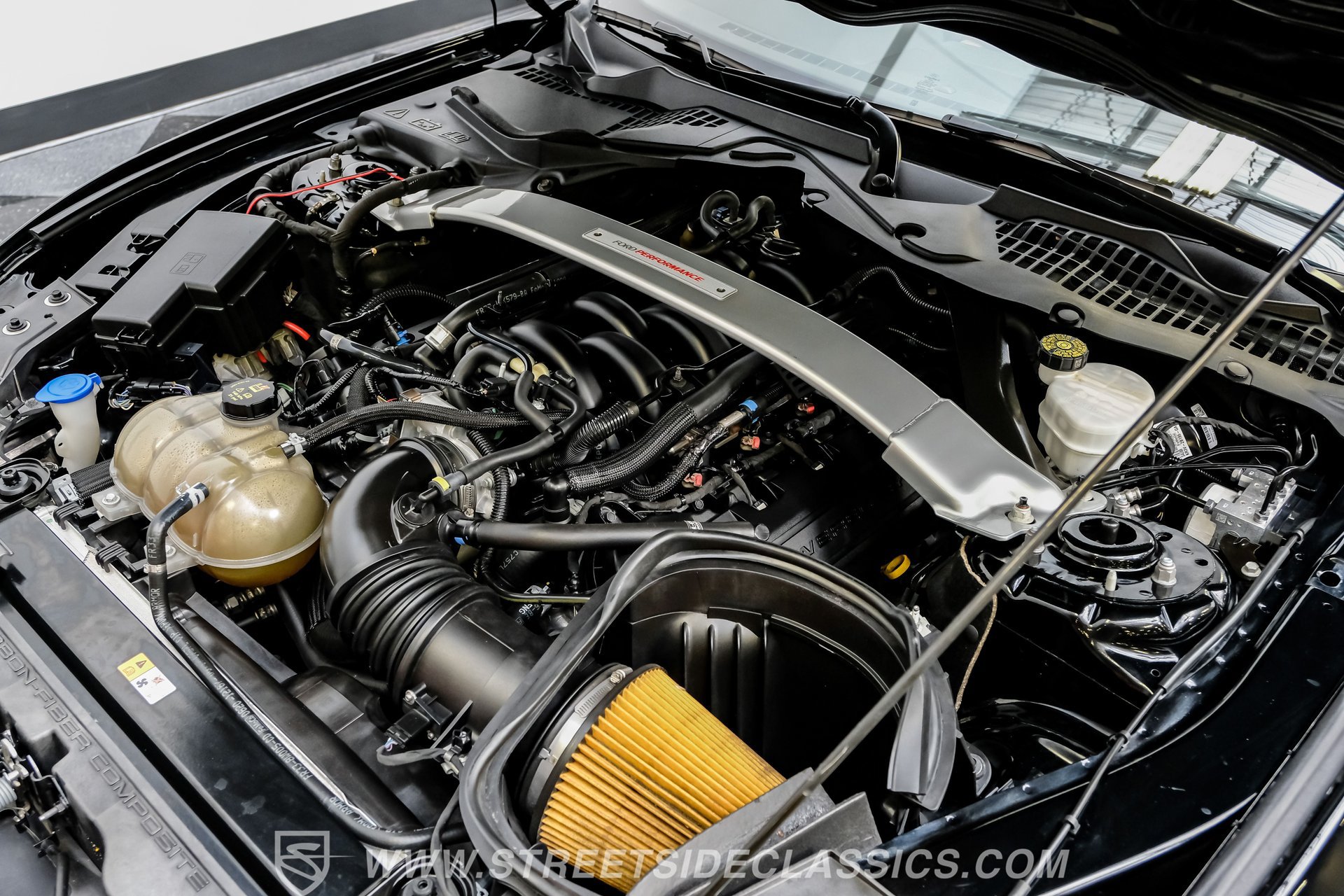 Used 2020 Ford Mustang Shelby GT350R w/ GT350R Equipment Group 920A RWD image 37