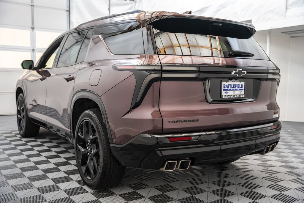 Used 2024 Chevrolet Traverse RS FWD image 7