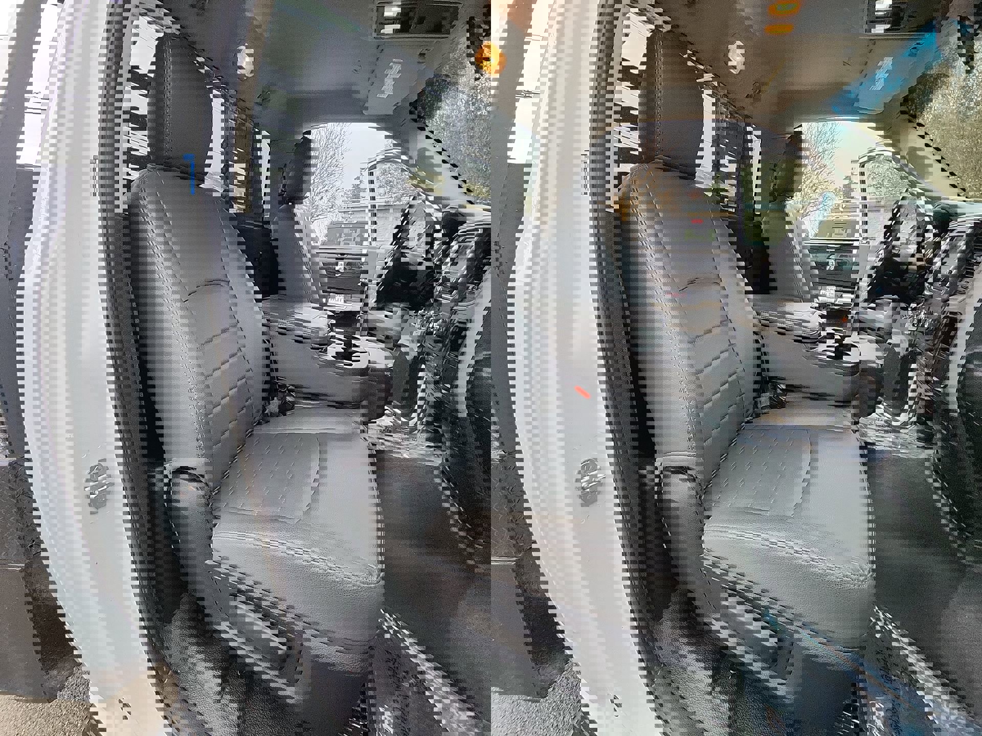 Used 2018 RAM 5500 Tradesman w/ Power & Remote Entry Group image 22