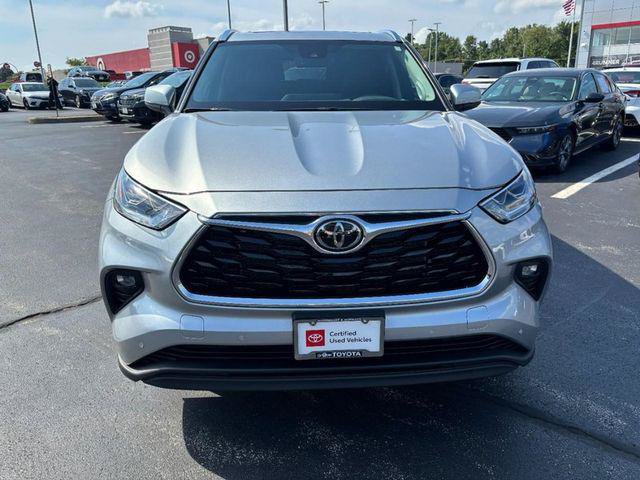 Certified 2025 Toyota Highlander Limited AWD/4WD image 9