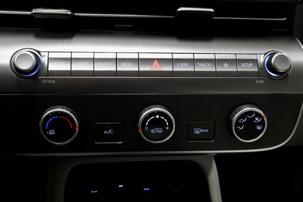 Certified 2024 Hyundai Kona SE image 30
