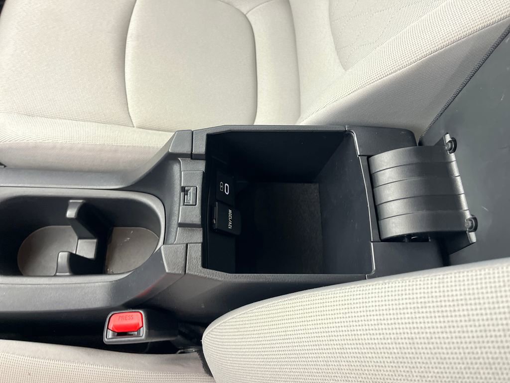 Certified 2024 Toyota Corolla Cross L image 25