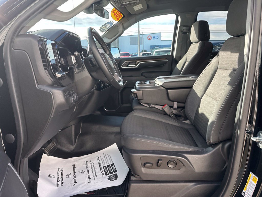 Used 2023 Chevrolet Silverado 1500 LT AWD/4WD image 15
