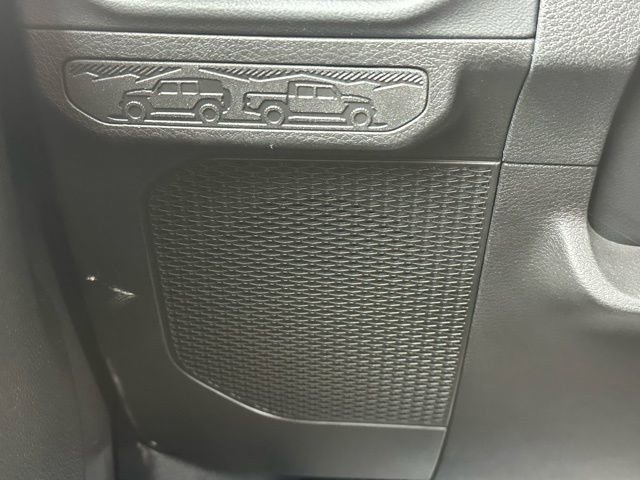 Used 2024 Jeep Gladiator Mojave w/ Safety Group image 20