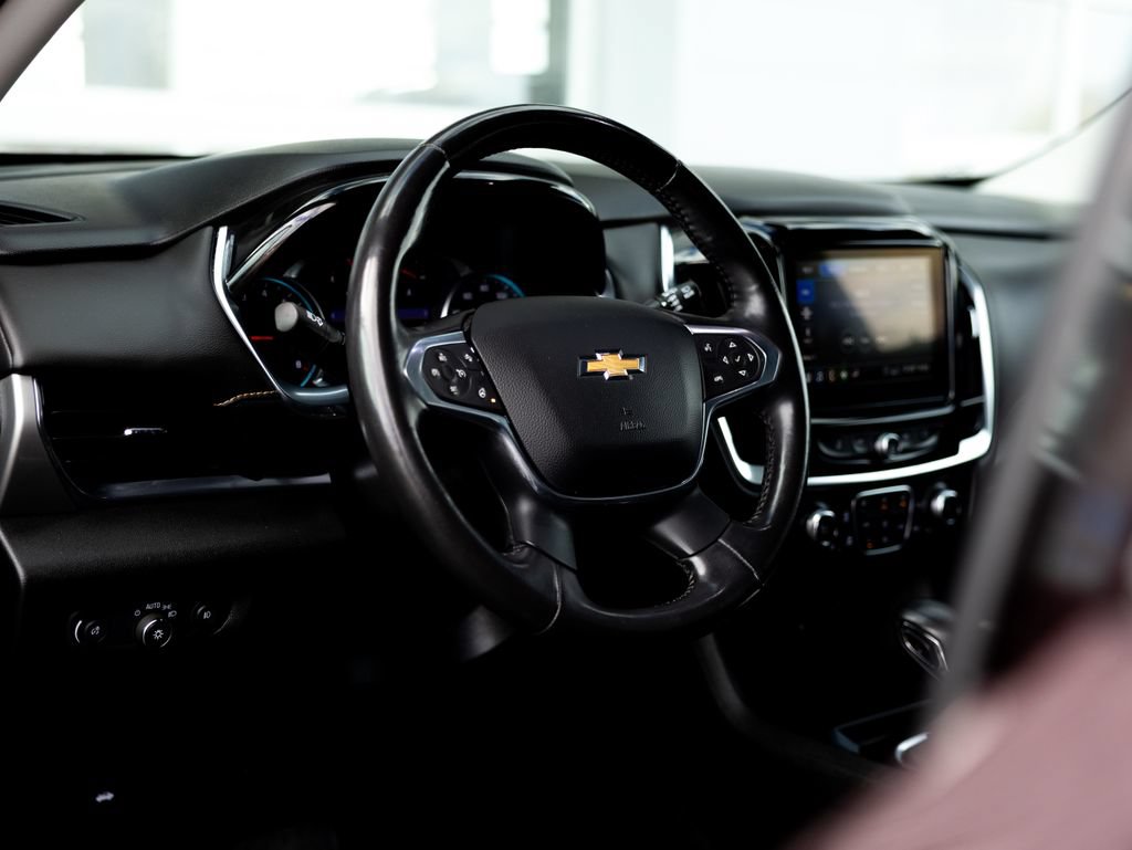 Used 2021 Chevrolet Traverse LT FWD image 12