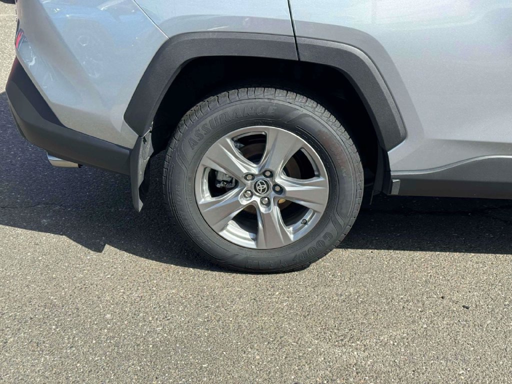 Used 2025 Toyota RAV4 XLE AWD/4WD image 10