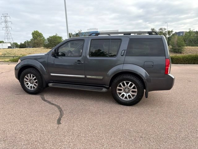 Used 2012 Nissan Pathfinder LE AWD/4WD image 6