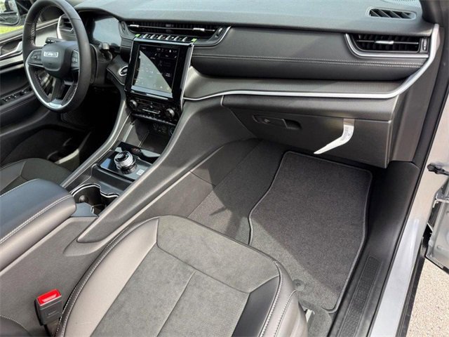 New 2025 Jeep Grand Cherokee L Altitude image 23