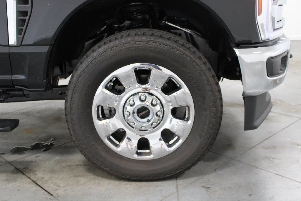 New 2026 Ford F250 King Ranch w/ Chrome Package AWD/4WD image 15