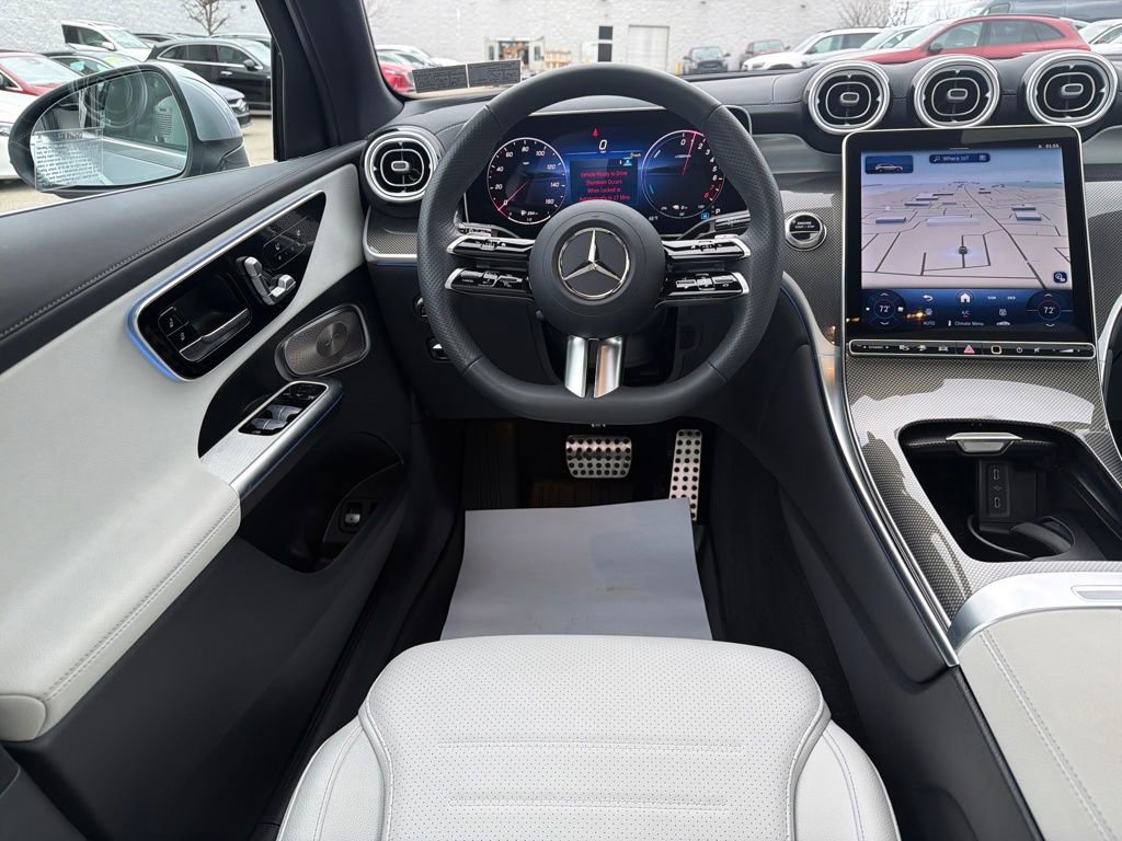 Used 2025 Mercedes-Benz GLC 350e 4MATIC image 13