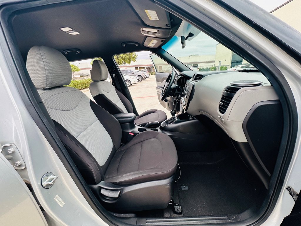 Used 2015 Kia Soul FWD image 24