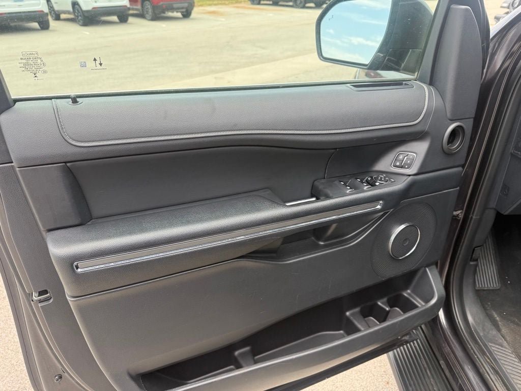Used 2024 Ford Expedition XLT RWD image 10