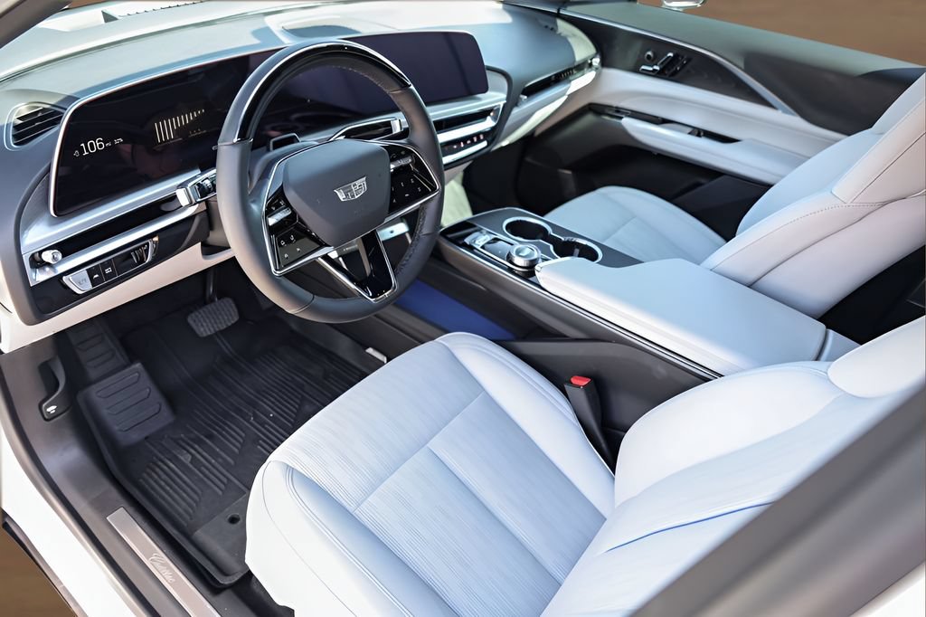 Certified 2026 Cadillac Lyriq Luxury w/ LPO, Floor Liner Package AWD/4WD image 9