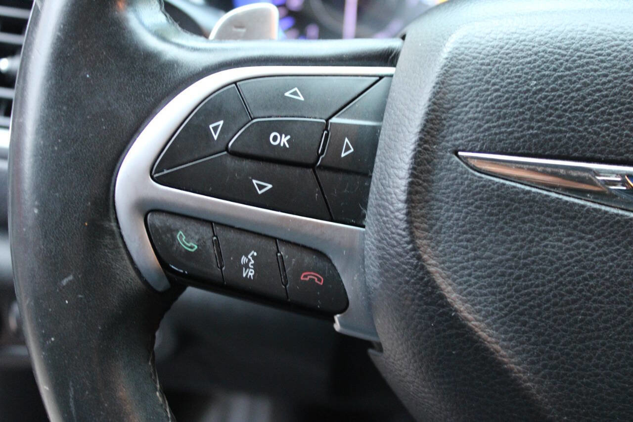 Used 2015 Chrysler 200 C w/ Navigation & Sound Group I image 25