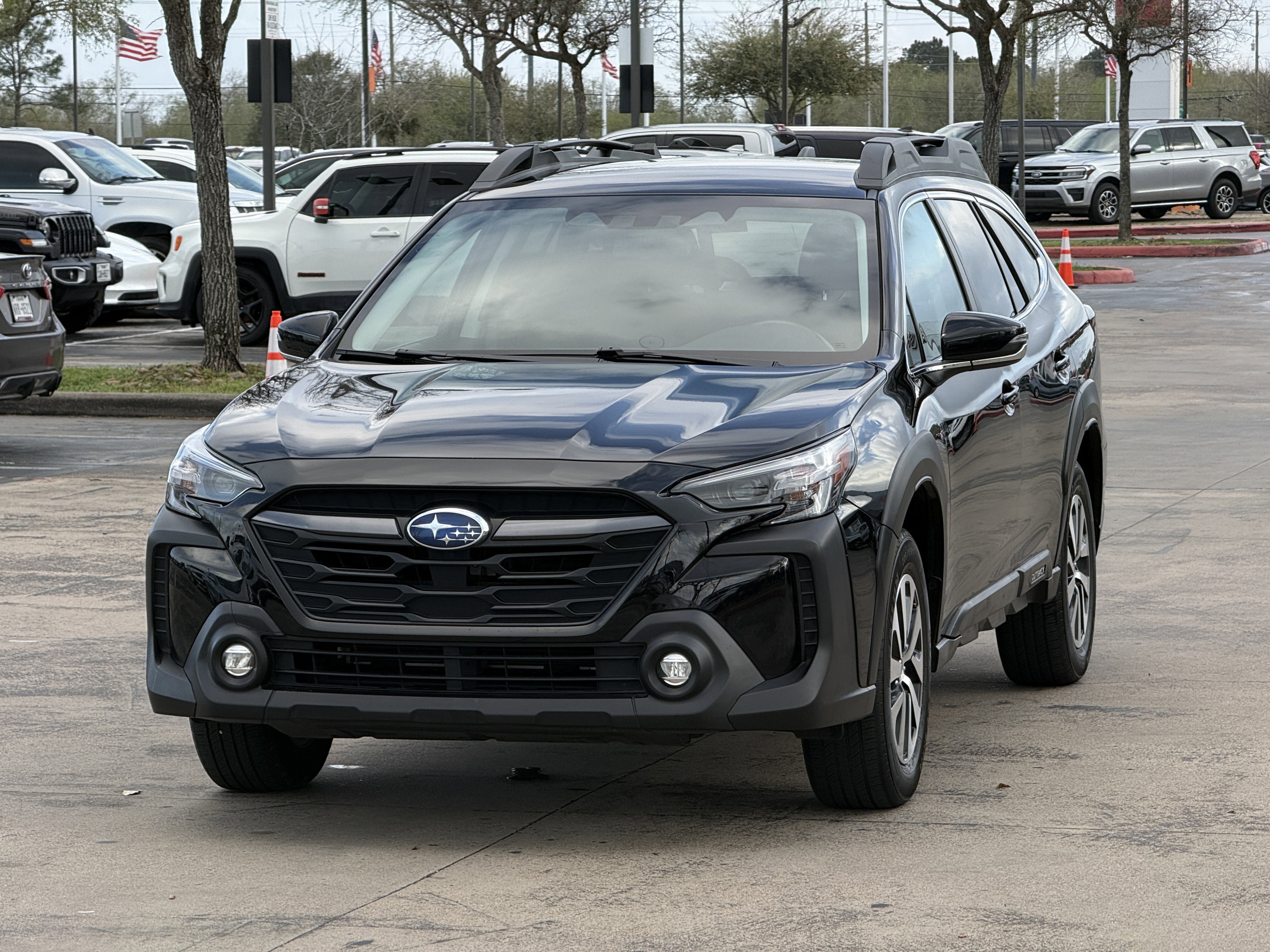 Used 2023 Subaru Outback Premium image 5