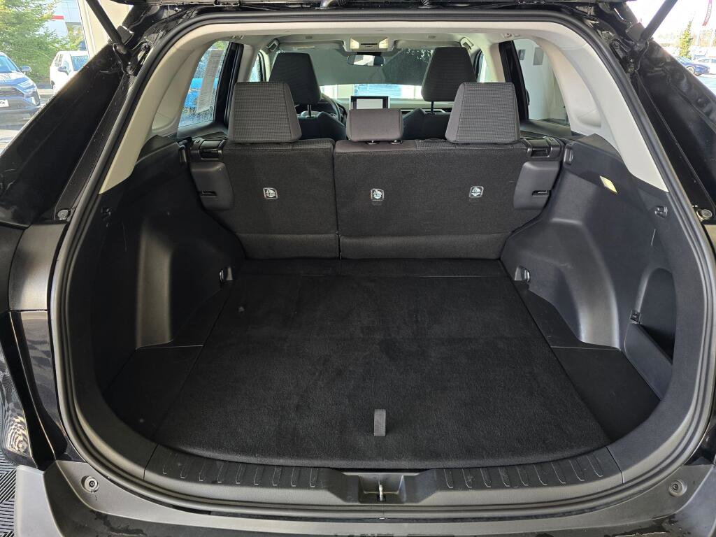 Used 2025 Toyota RAV4 LE image 17