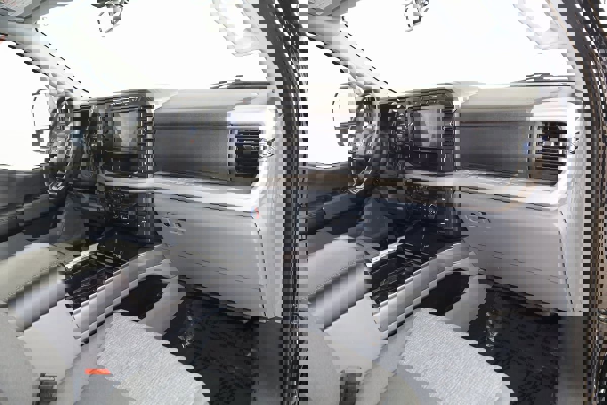 Used 2023 Ford F450 XLT w/ FX4 Off-Road Package image 38