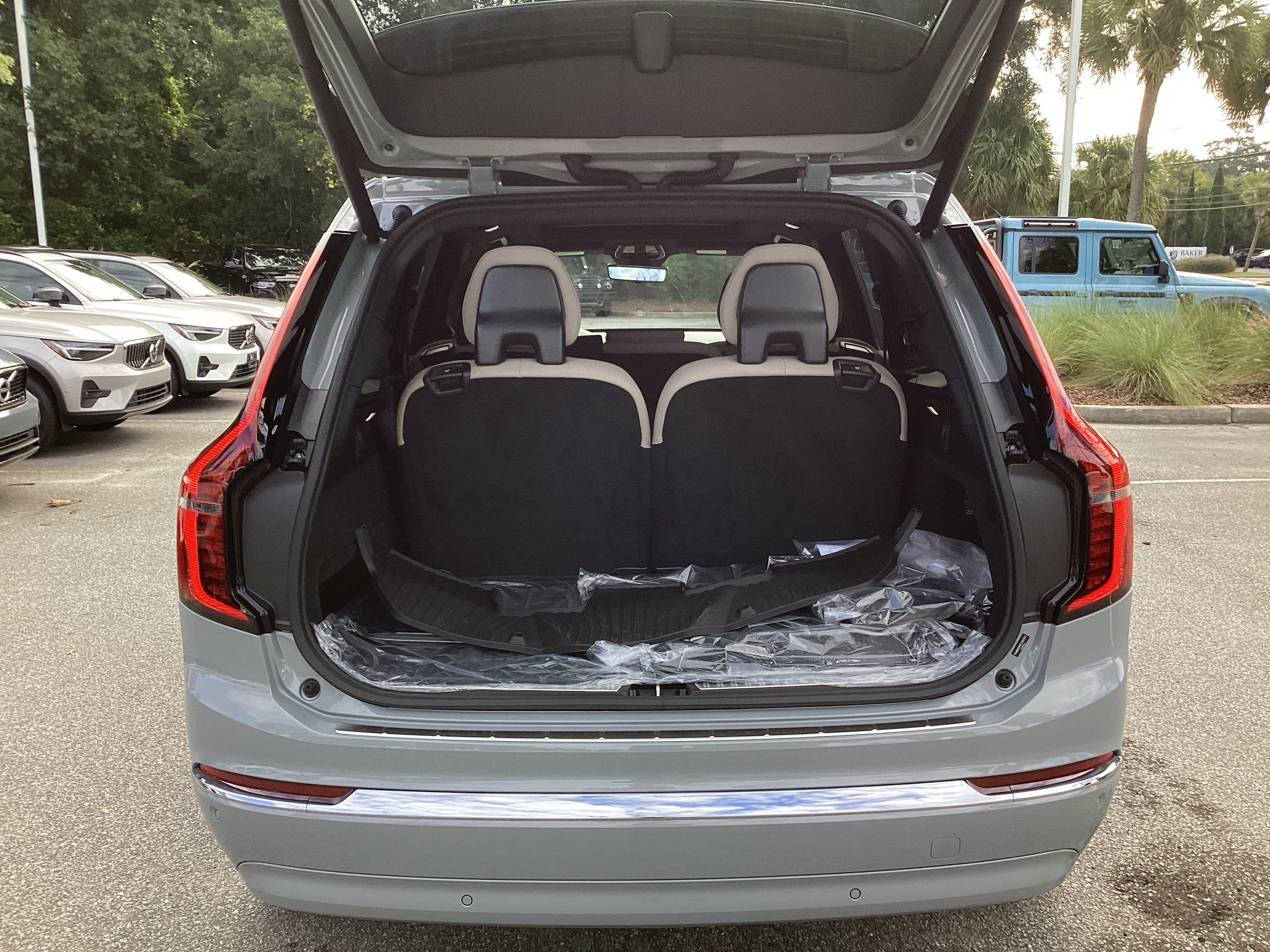 Used 2026 Volvo XC90 B6 Plus w/ Protection Package Premier AWD/4WD image 35