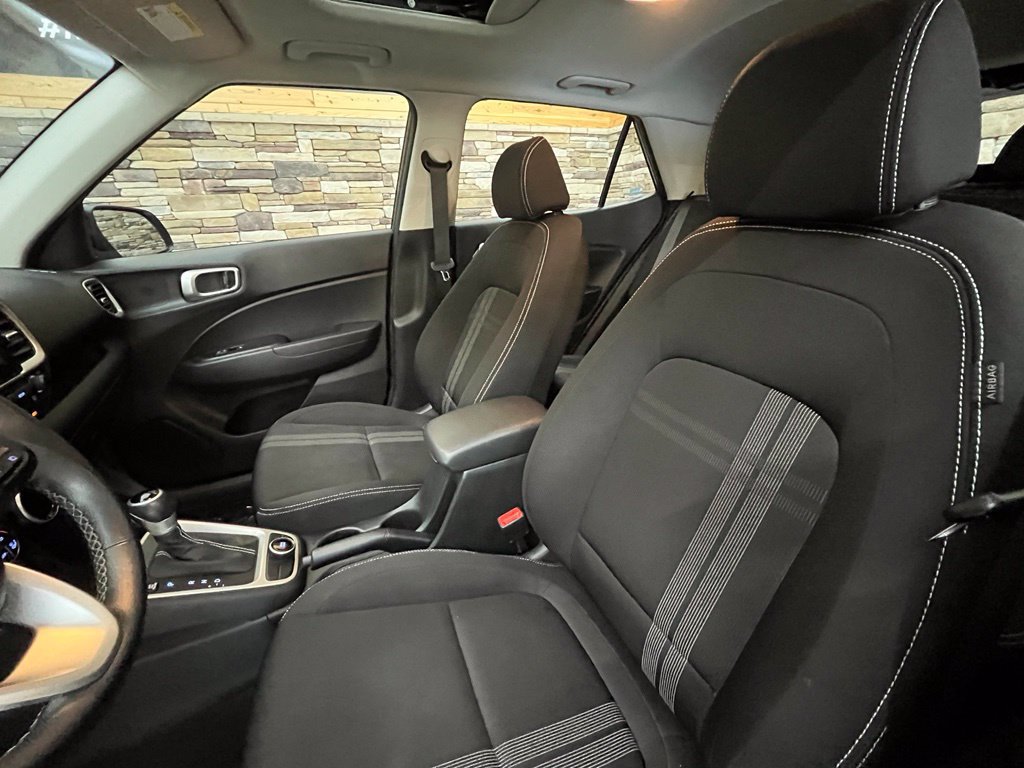 Certified 2023 Hyundai Venue SEL FWD image 20