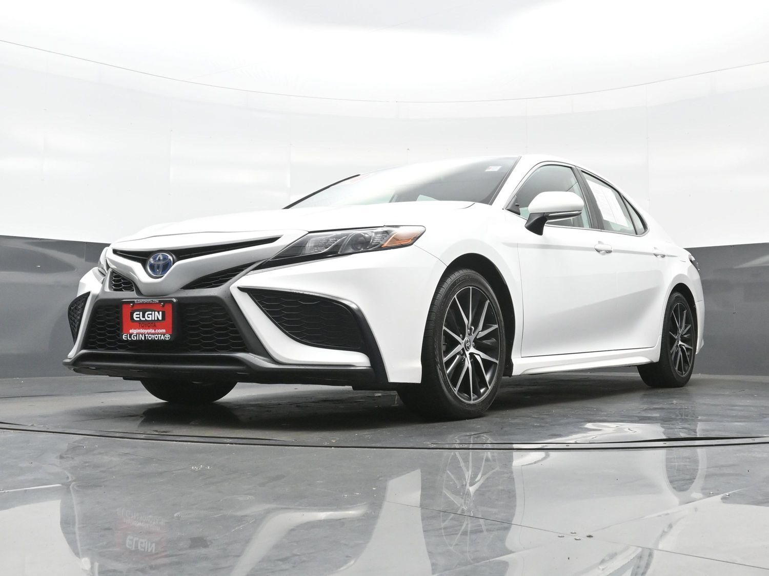 Used 2024 Toyota Camry SE w/ Audio Upgrade Package FWD image 30
