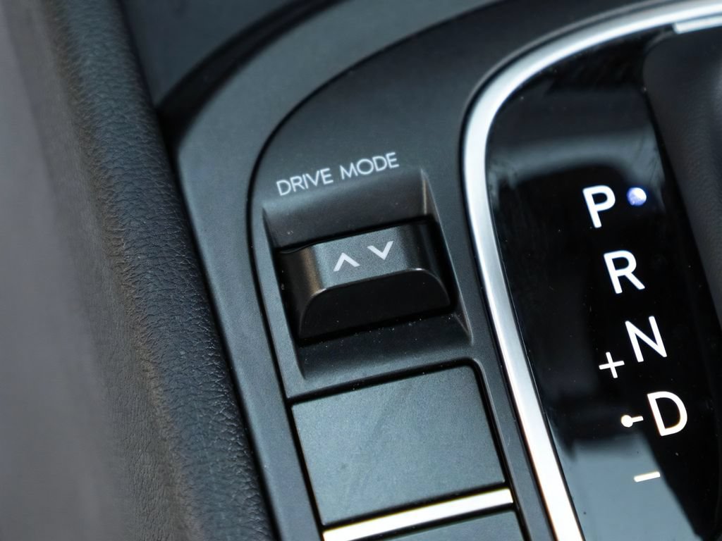 Used 2025 Hyundai Kona SEL FWD image 24