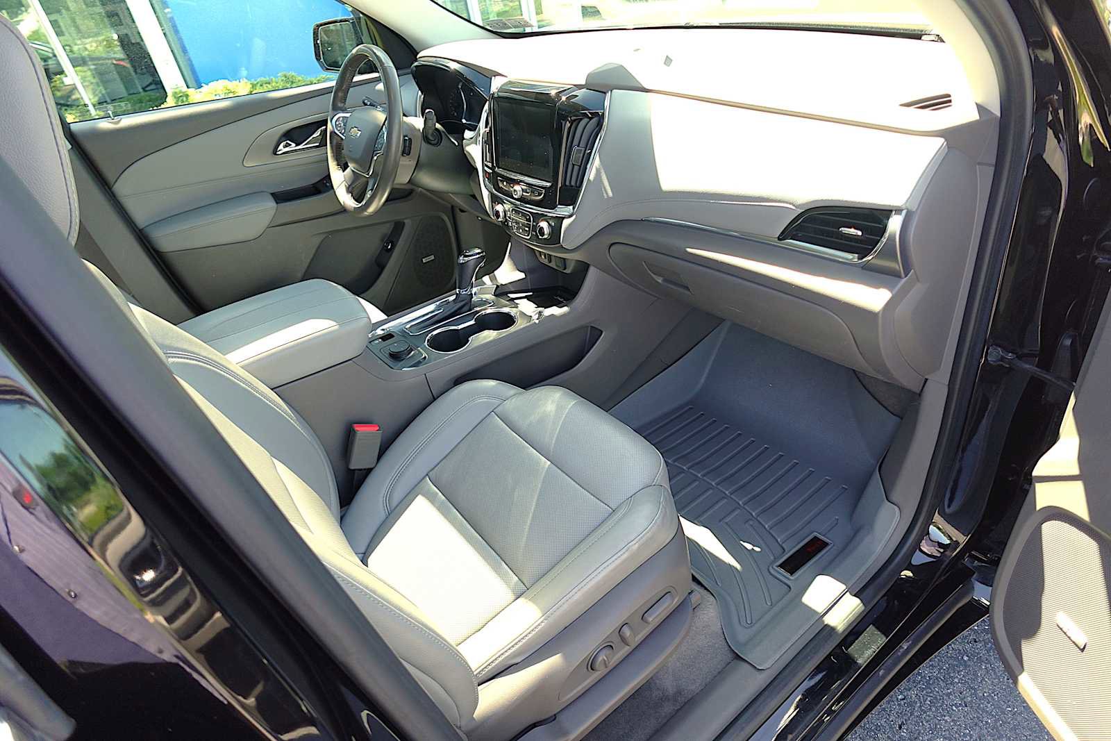 Used 2018 Chevrolet Traverse Premier AWD/4WD image 32