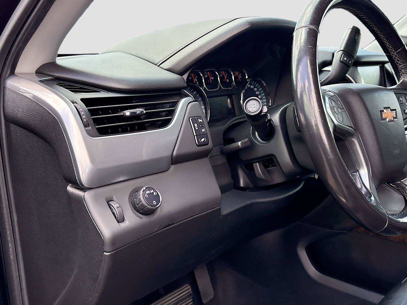 Used 2020 Chevrolet Suburban LT RWD image 10