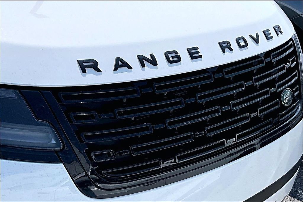 Used 2024 Land Rover Range Rover Velar S AWD/4WD image 33