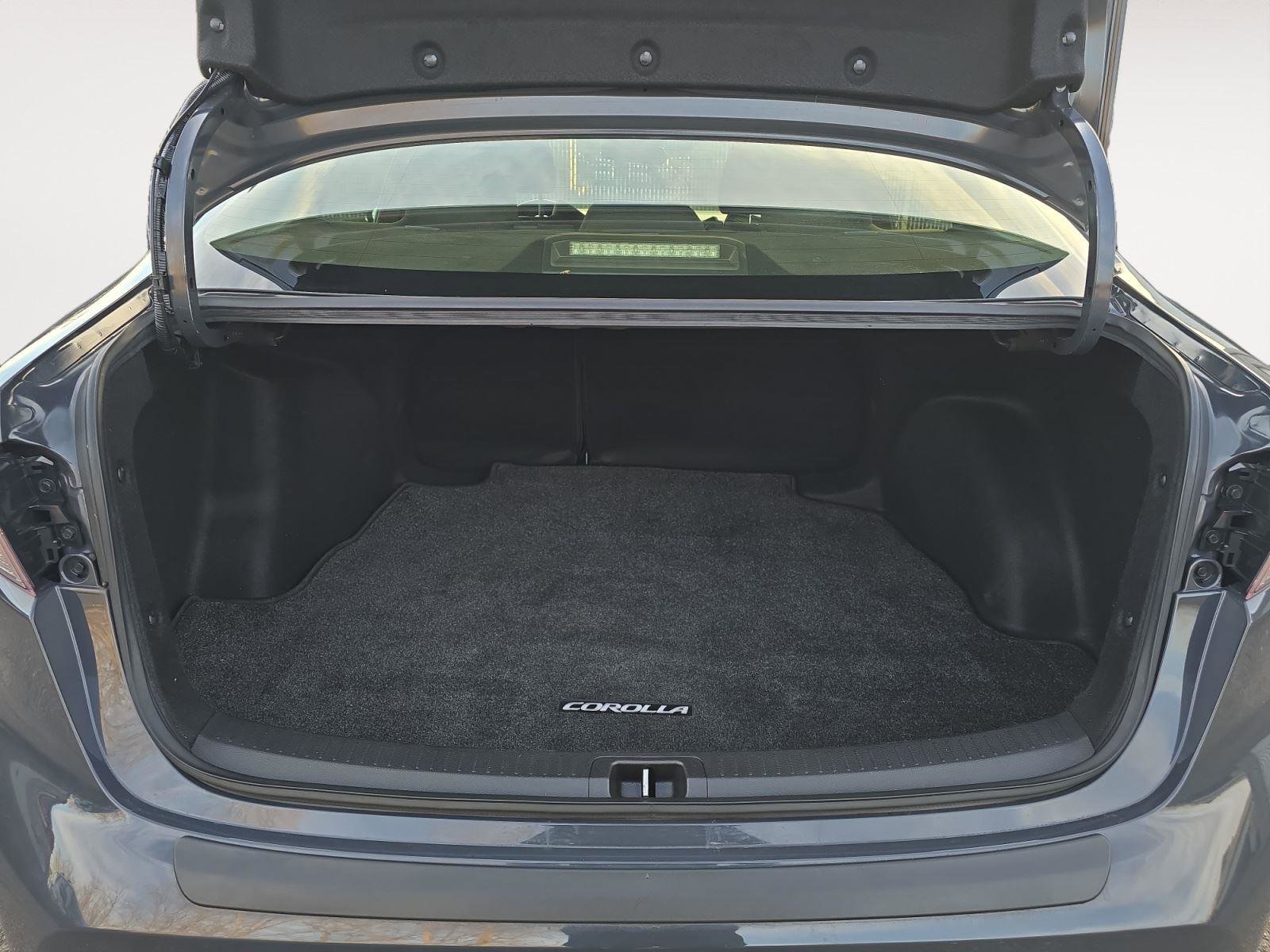 Used 2023 Toyota Corolla SE w/ Carpet Mat Package (TMS) image 13