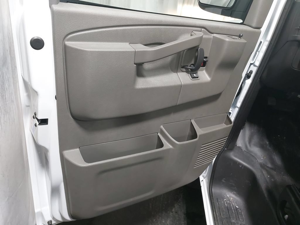 New 2026 GMC Savana 2500 w/ Driver Convenience Package RWD image 24
