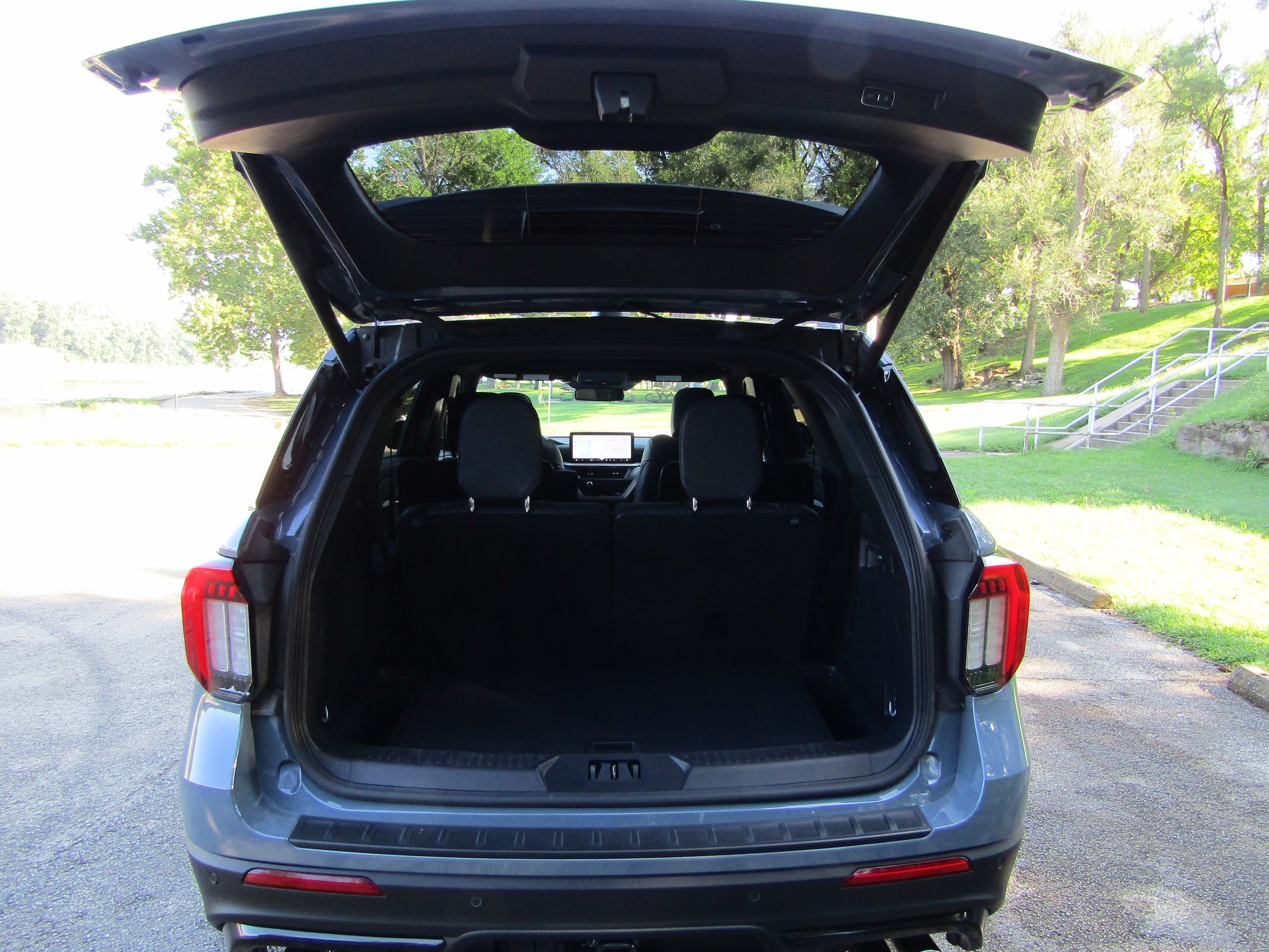 Used 2025 Ford Explorer ST w/ Sun And Sound Package AWD/4WD image 24