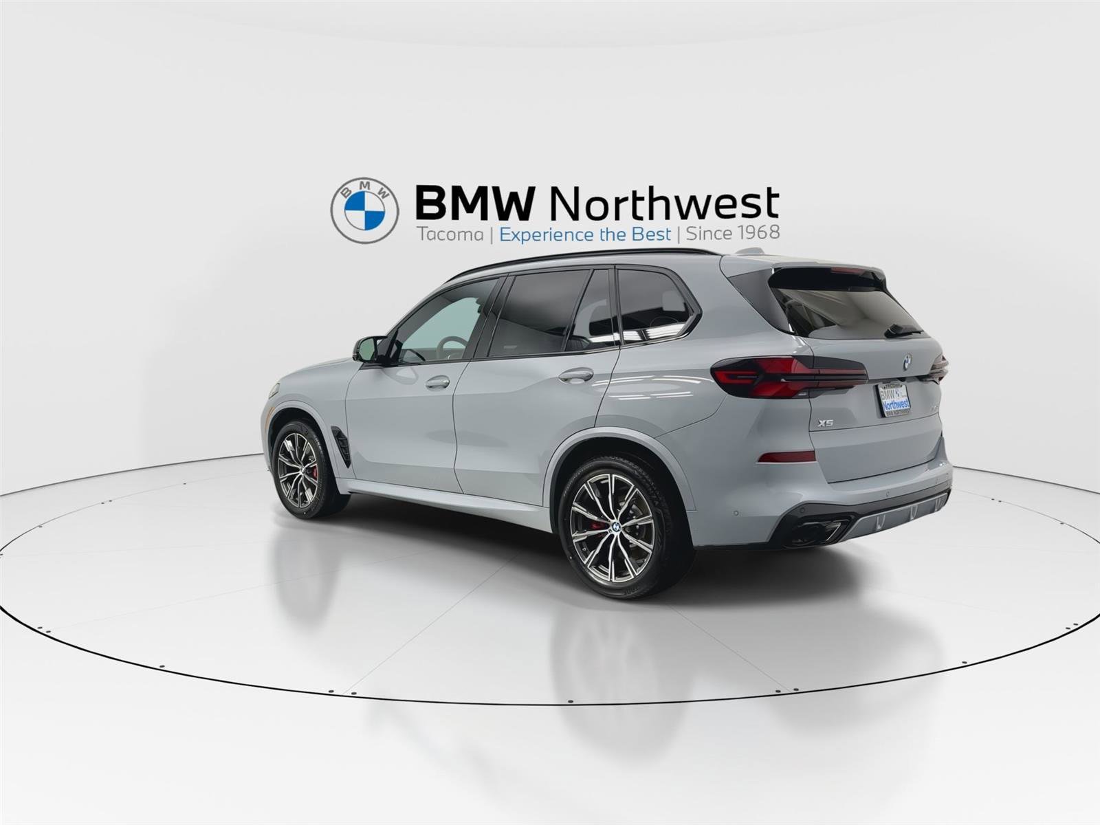 New 2026 BMW X5 M60i image 12