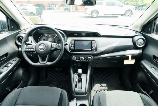 New 2025 Nissan Kicks Play S image 8