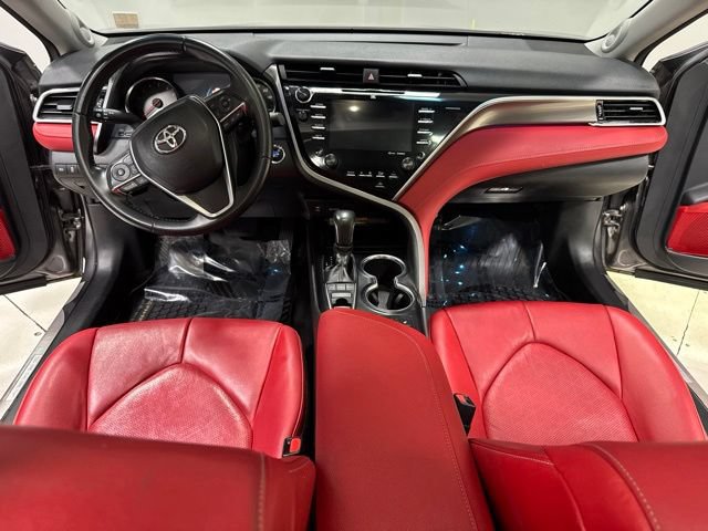Used 2018 Toyota Camry XSE FWD image 3