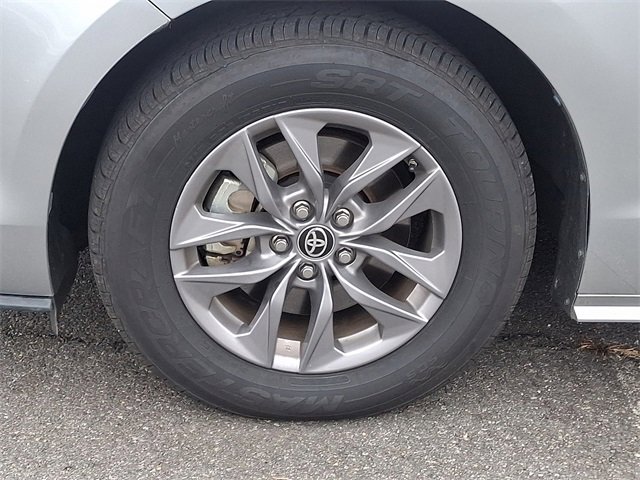 Used 2024 Toyota Sienna XLE image 8