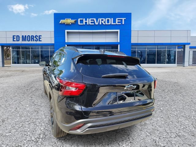 New 2026 Chevrolet Trax LT w/ Midnight Edition FWD image 4