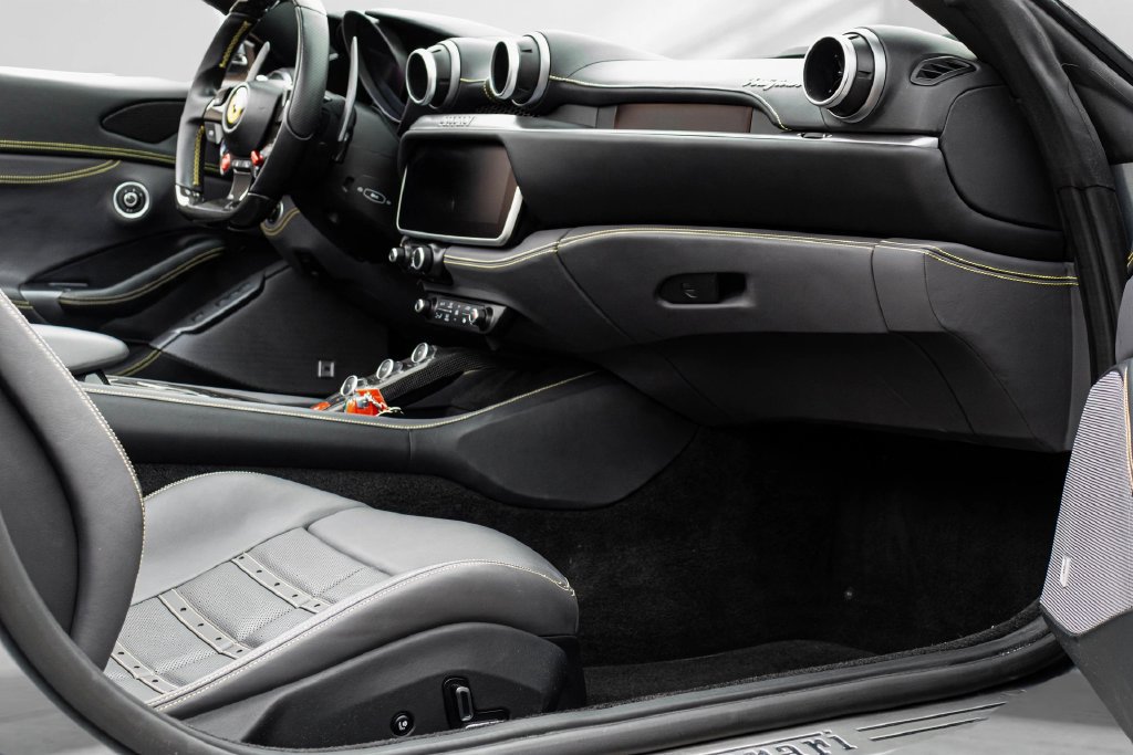 Certified 2022 Ferrari Portofino M RWD image 45