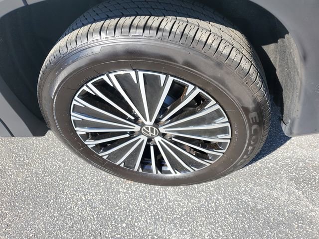 Certified 2025 Volkswagen Tiguan S image 8