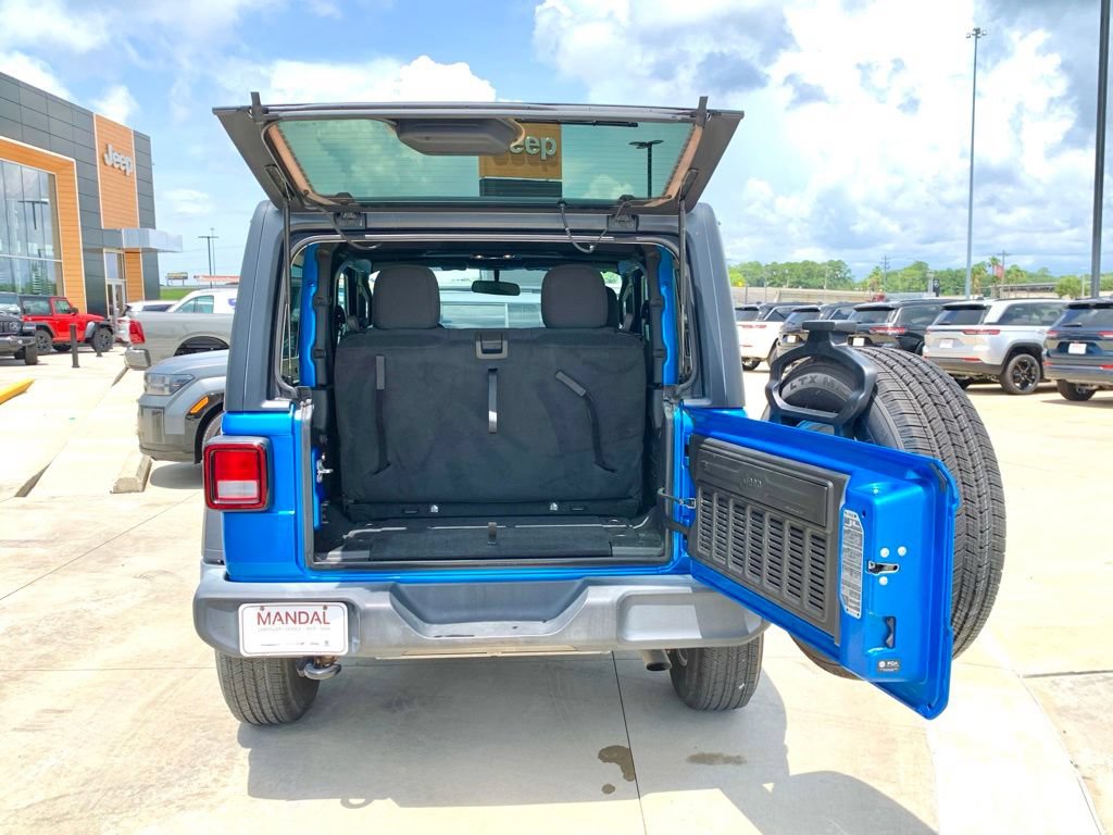 Used 2021 Jeep Wrangler Sport AWD/4WD image 16