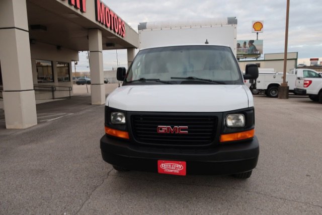 Used 2017 GMC Savana 3500 Savana 12ft Box Van image 2