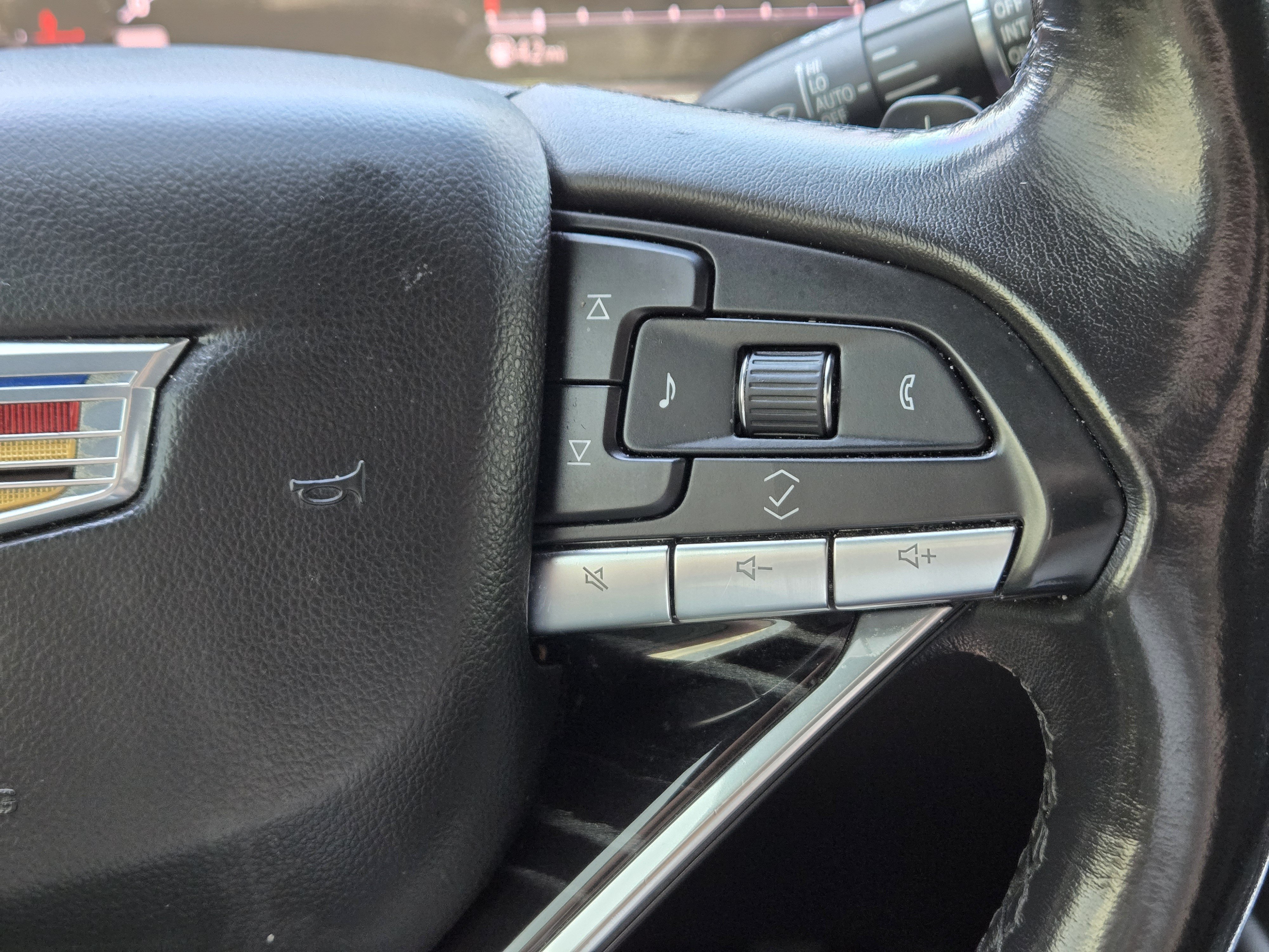 Used 2021 Cadillac Escalade Sport w/ LPO, ONYX Package RWD image 25