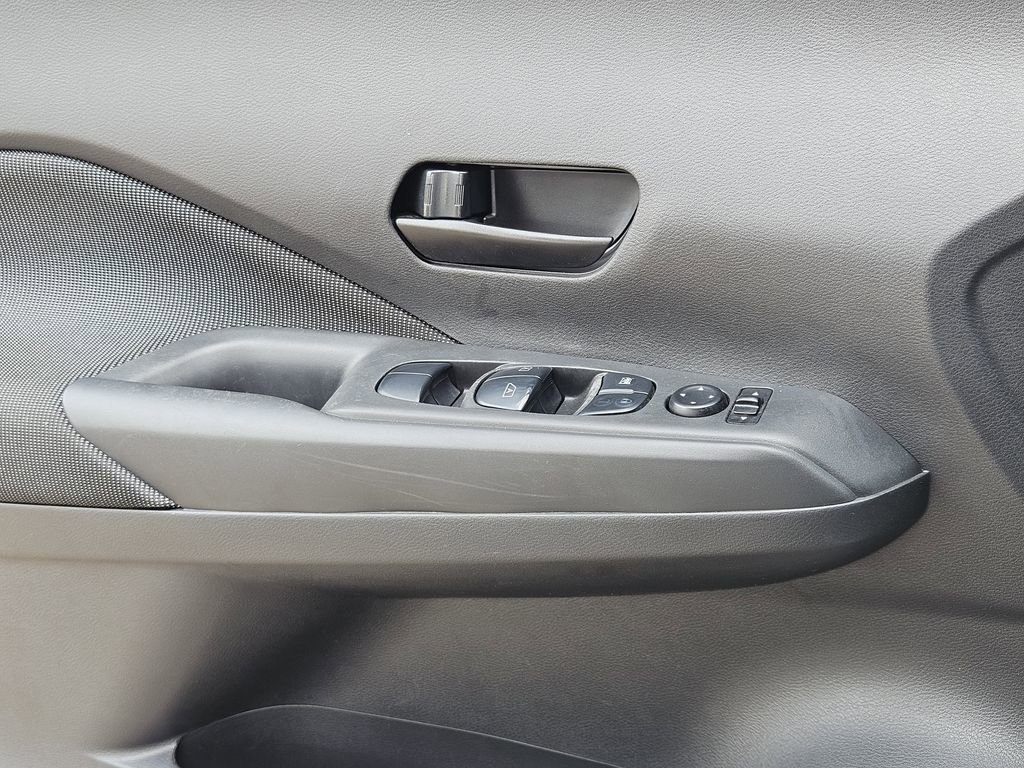 Used 2018 Nissan Kicks S w/ Exterior Package image 22