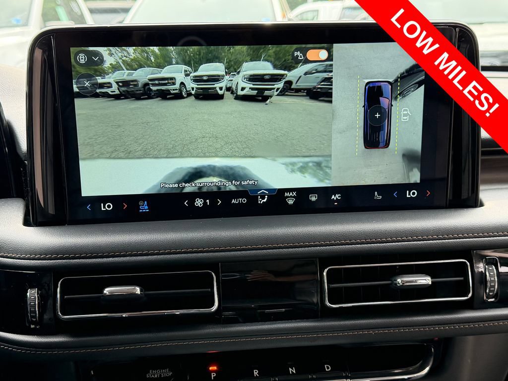 Used 2025 Lincoln Aviator Reserve AWD/4WD image 15