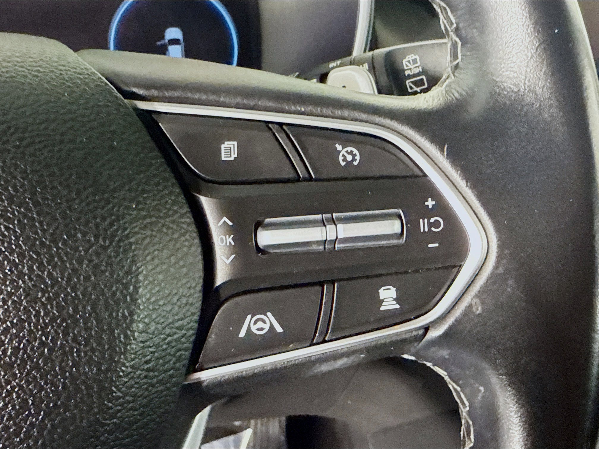 Used 2023 Hyundai Santa Fe SEL Premium image 15