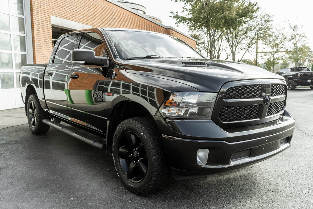 Used 2019 RAM 1500 Classic SLT w/ Black Appearance Group image 6