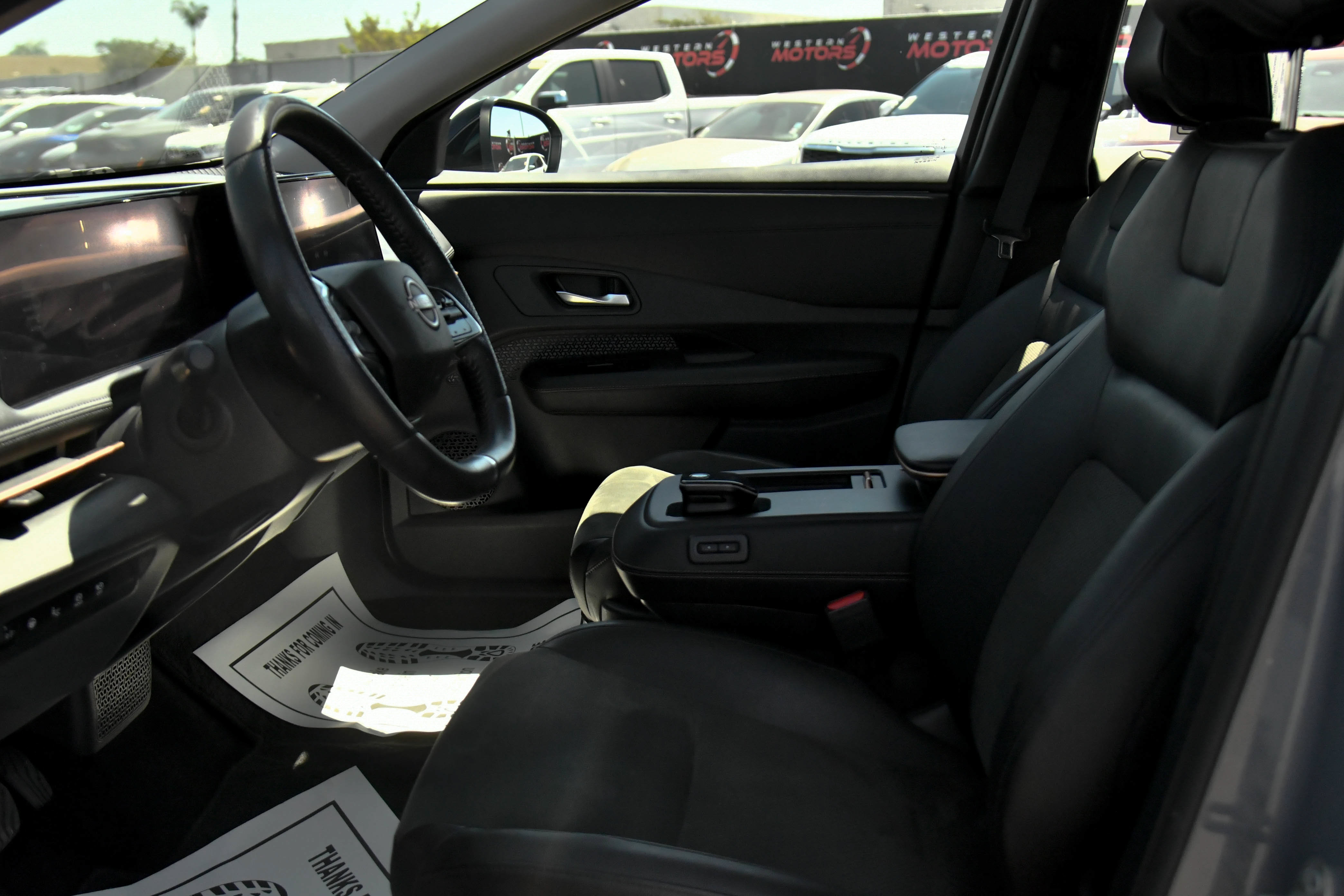 Used 2024 Nissan Ariya FWD image 17