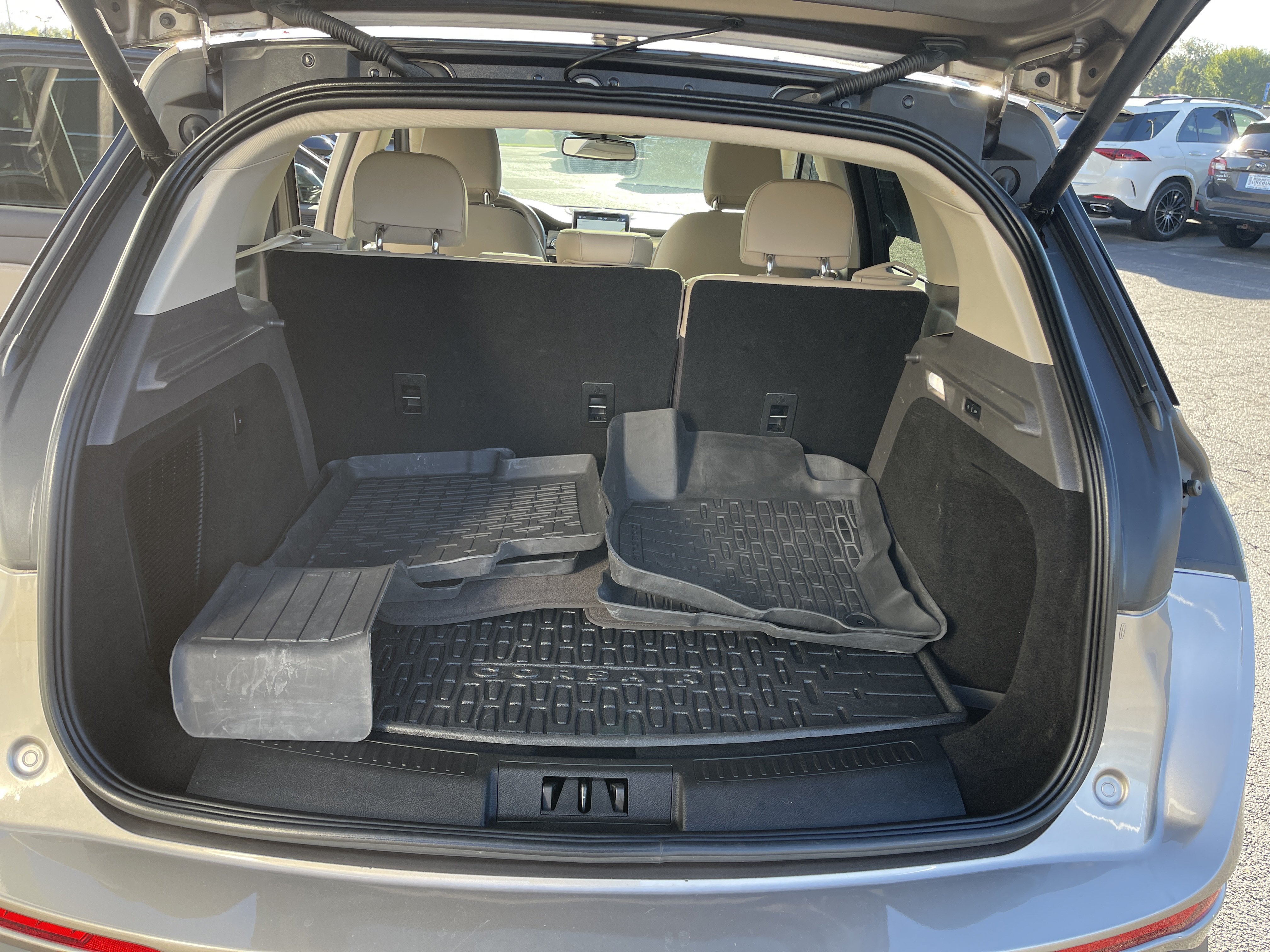 Used 2021 Lincoln Corsair AWD w/ Premium Package image 8