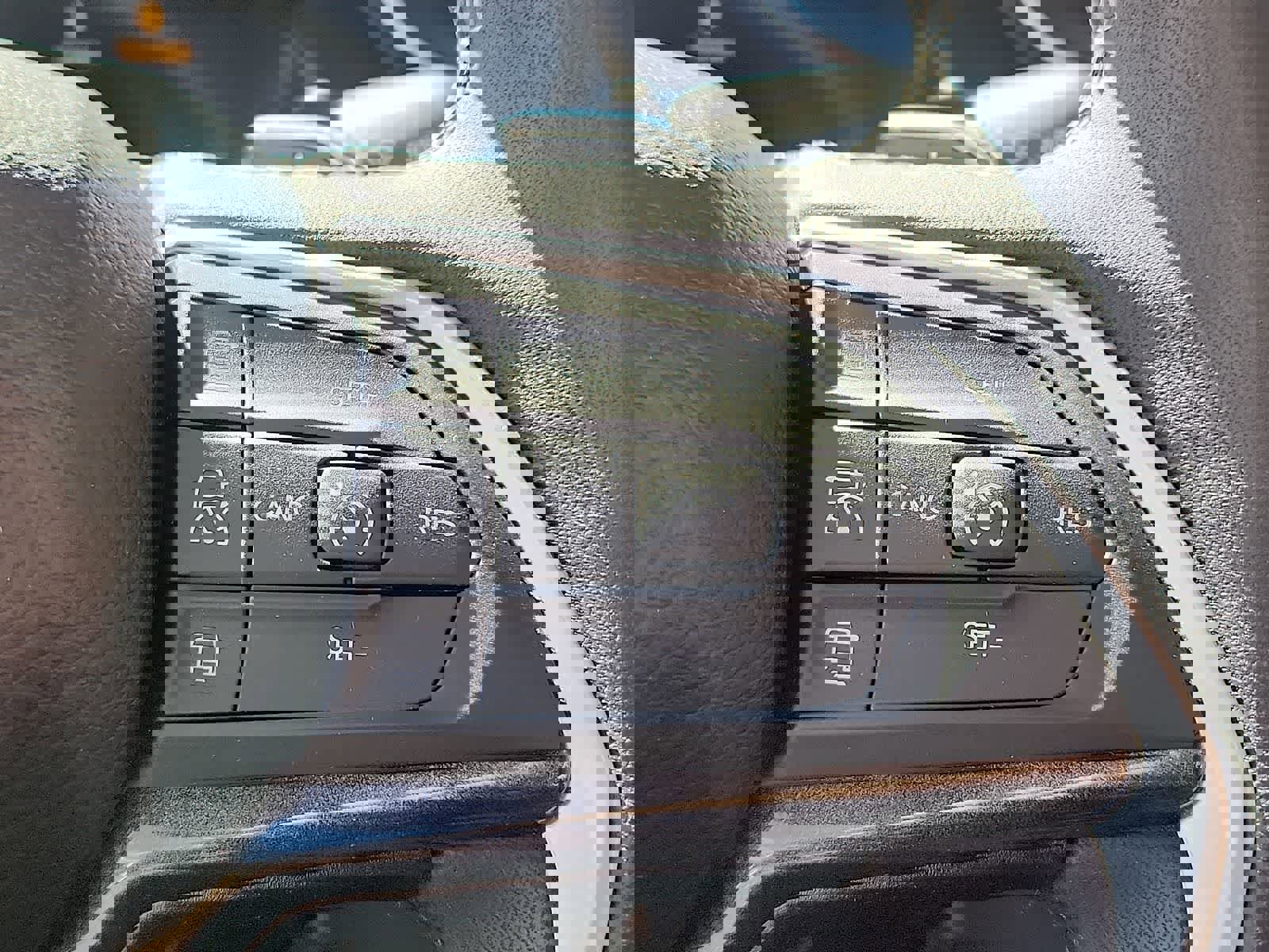 Used 2023 Jeep Grand Cherokee Altitude image 23