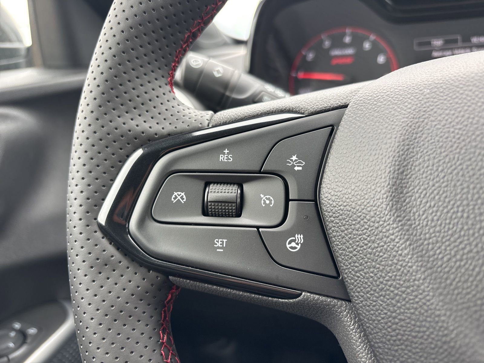 New 2026 Chevrolet Trax RS w/ Sunroof Package image 28